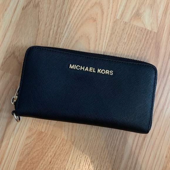 Michael Kors MK wallet - Picture 1 of 3